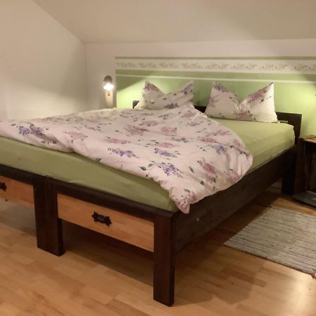 Gemuetliche, Grosszuegige Ferienwohnung Salzhausen Exteriér fotografie